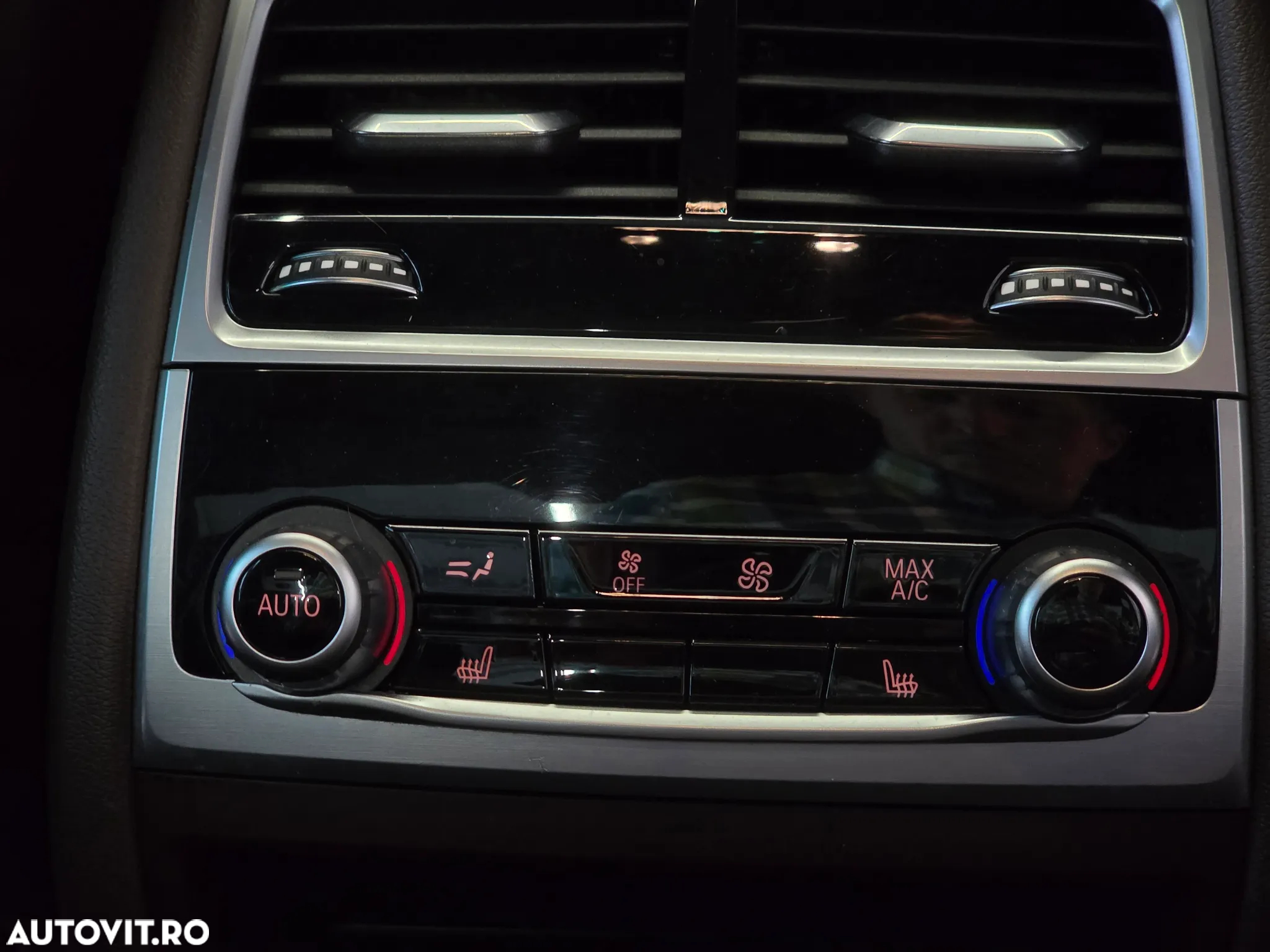 BMW Seria 7 730d xDrive MHEV - 23