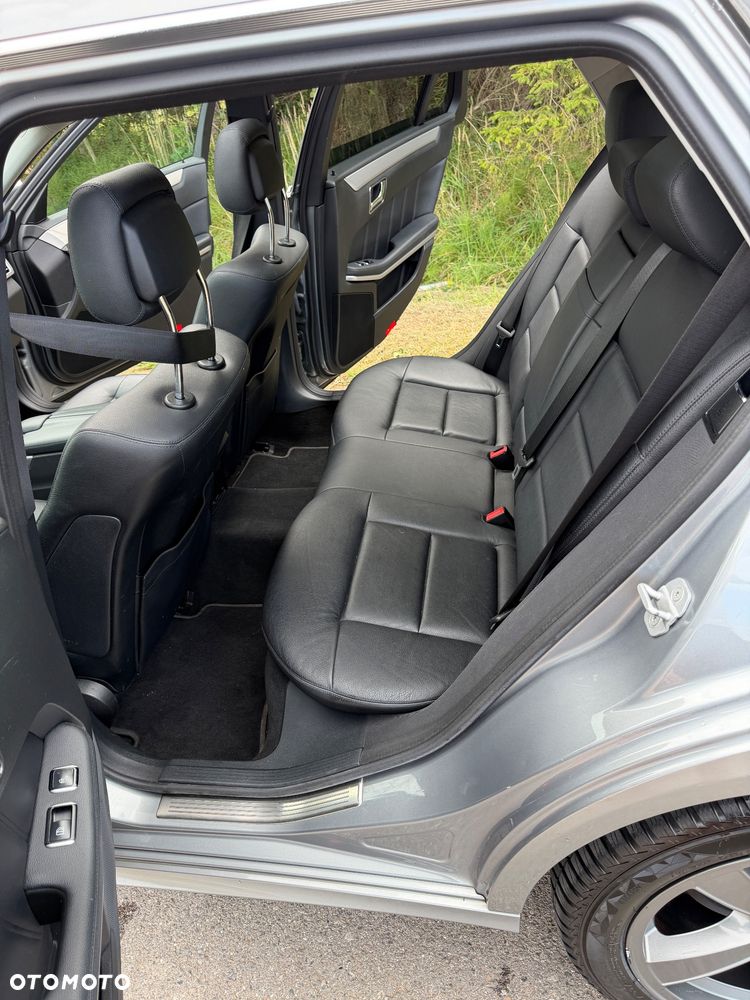 Mercedes-Benz Klasa E 350 CDI DPF 4Matic BlueEFFICIENCY 7G-TRONIC Elegance - 25