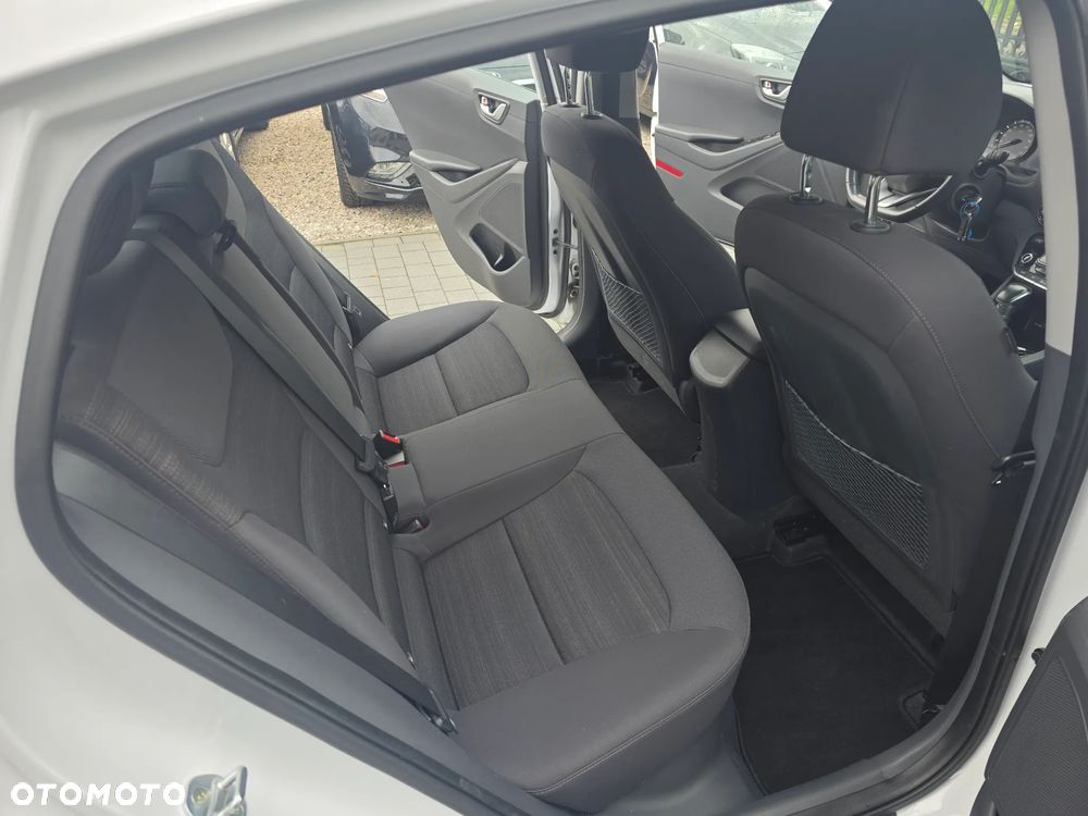 Hyundai IONIQ - 14