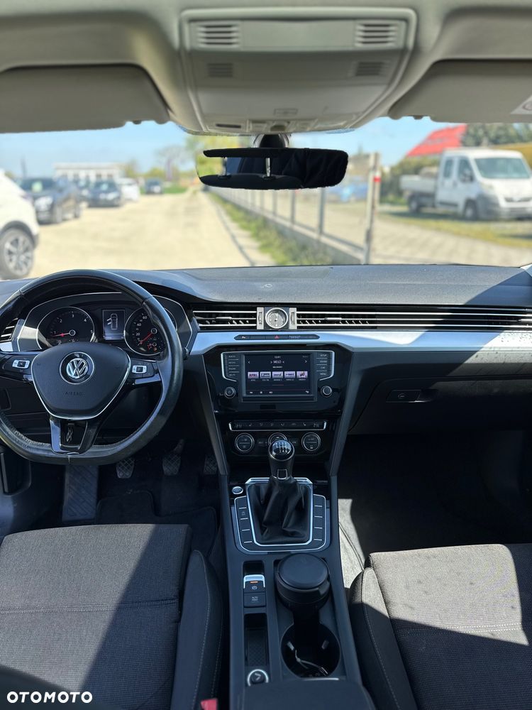 Volkswagen Passat 2.0 TDI (BlueMotion Technology) Highline - 12