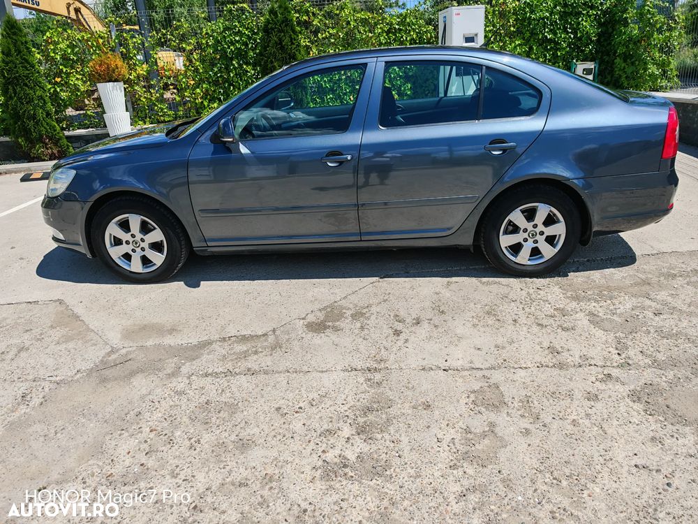 Skoda Octavia 1.6 MPI Ambiente - 9