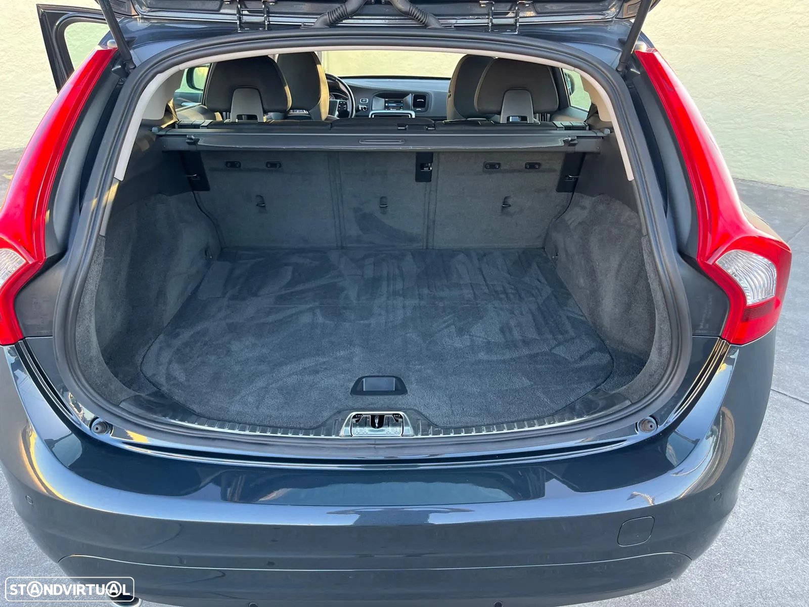 Volvo V60 1.6 D2 Momentum Eco Powershift - 44