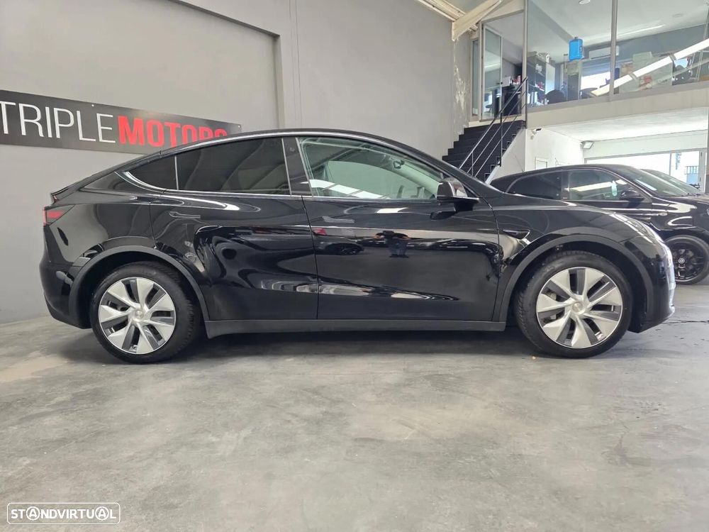 Tesla Model Y Long Range Dual Motor AWD - 2