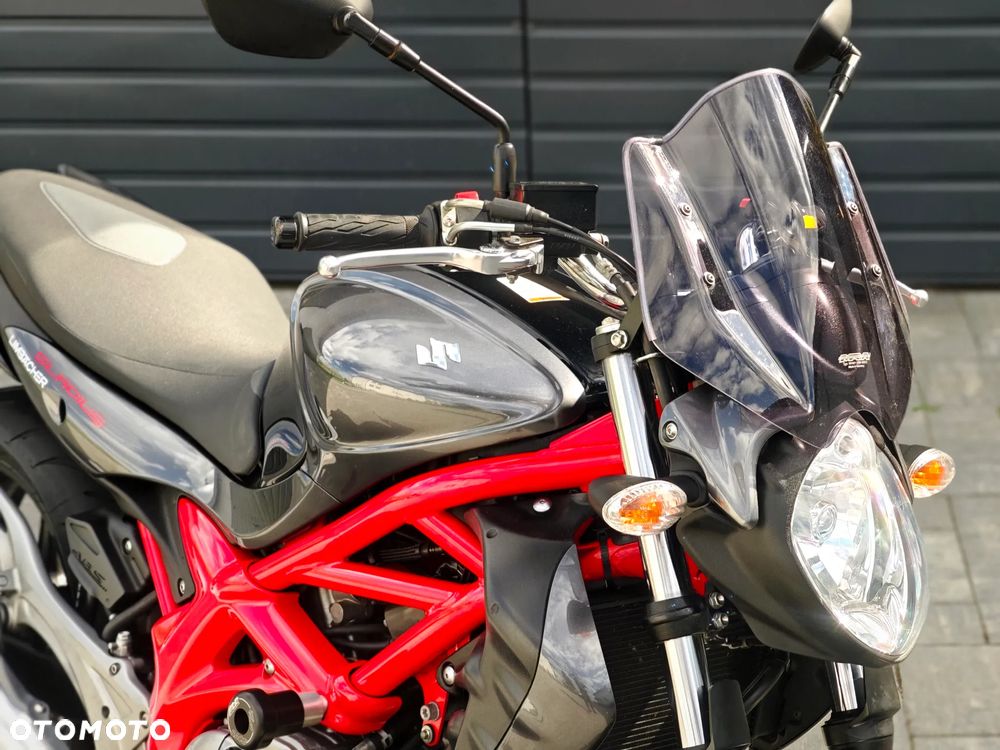 Suzuki Gladius - 40