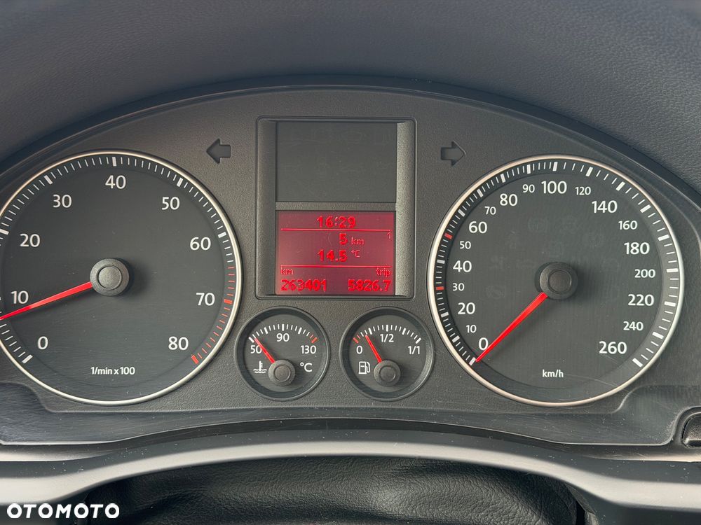 Volkswagen Golf 1.6 Comfortline - 14