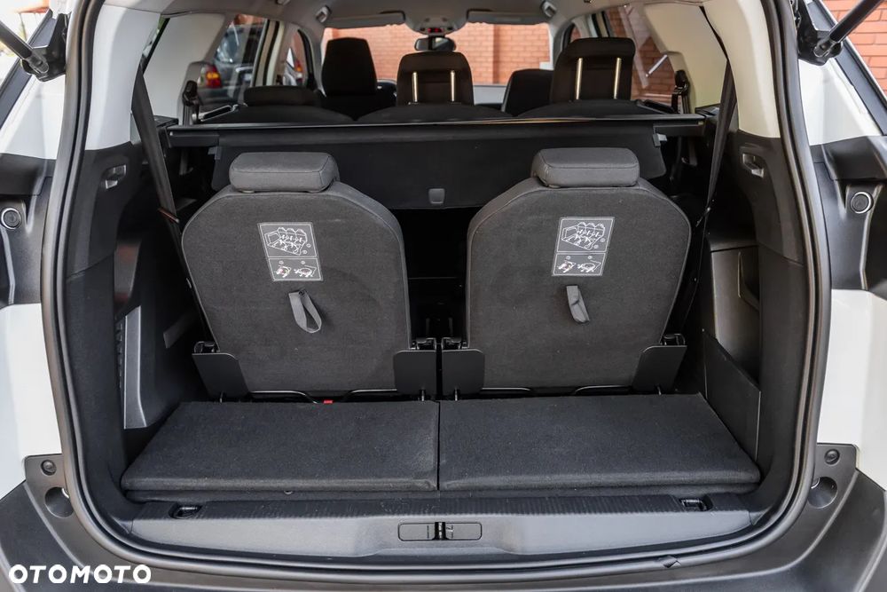 Peugeot 5008 1.5 BlueHDi Allure S&S EAT8 - 26