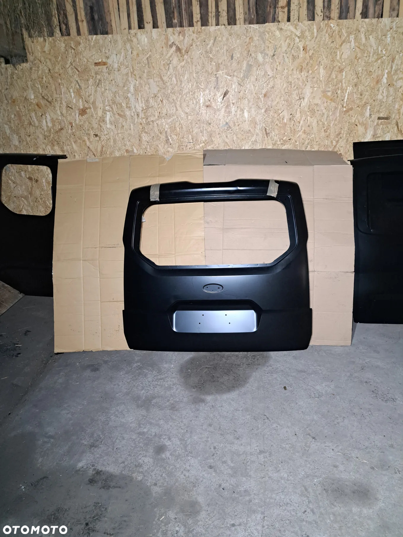 Klapa tylna tył Ford Transit Tourneo Connect II MK-2 PDT11-V40706-BF 2187796 2016-2019  Klapa pokrywa bagażnika Ford Transit Tourneo Connect MK-2 II 2016 2017 2018 2019 - 2