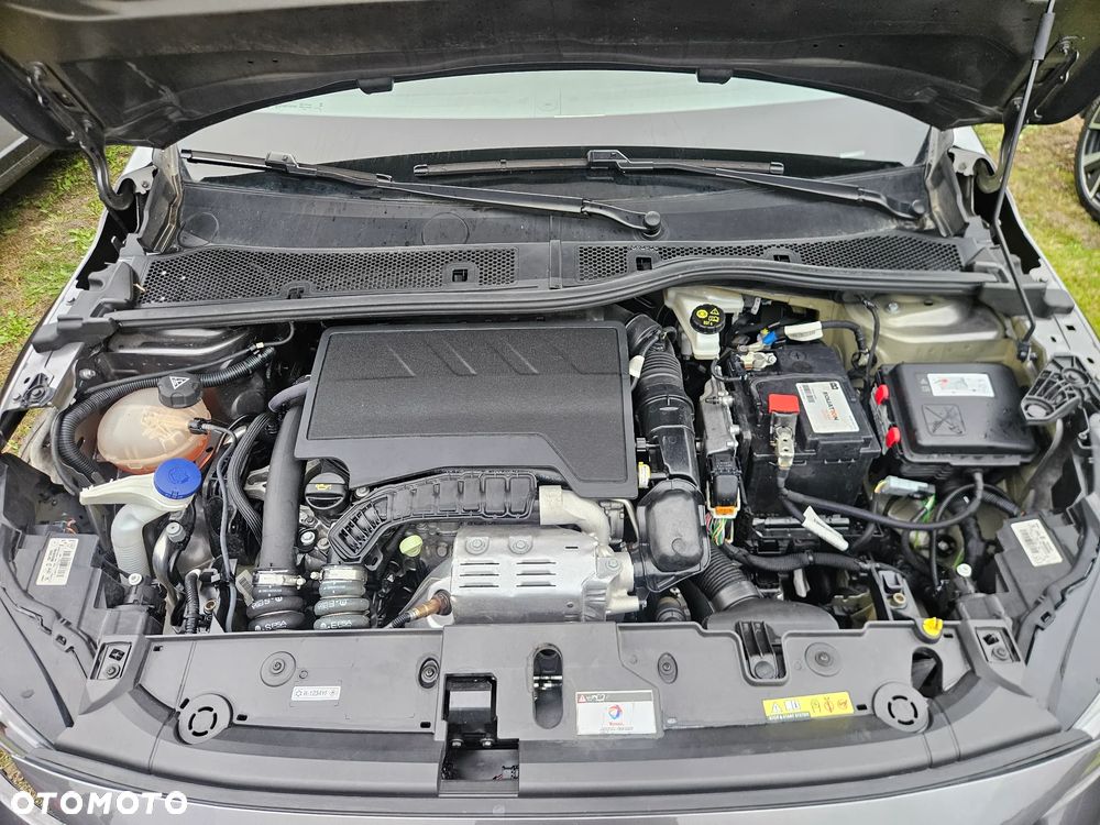 Peugeot 208 1.2 PureTech Allure S&S EAT8 - 9