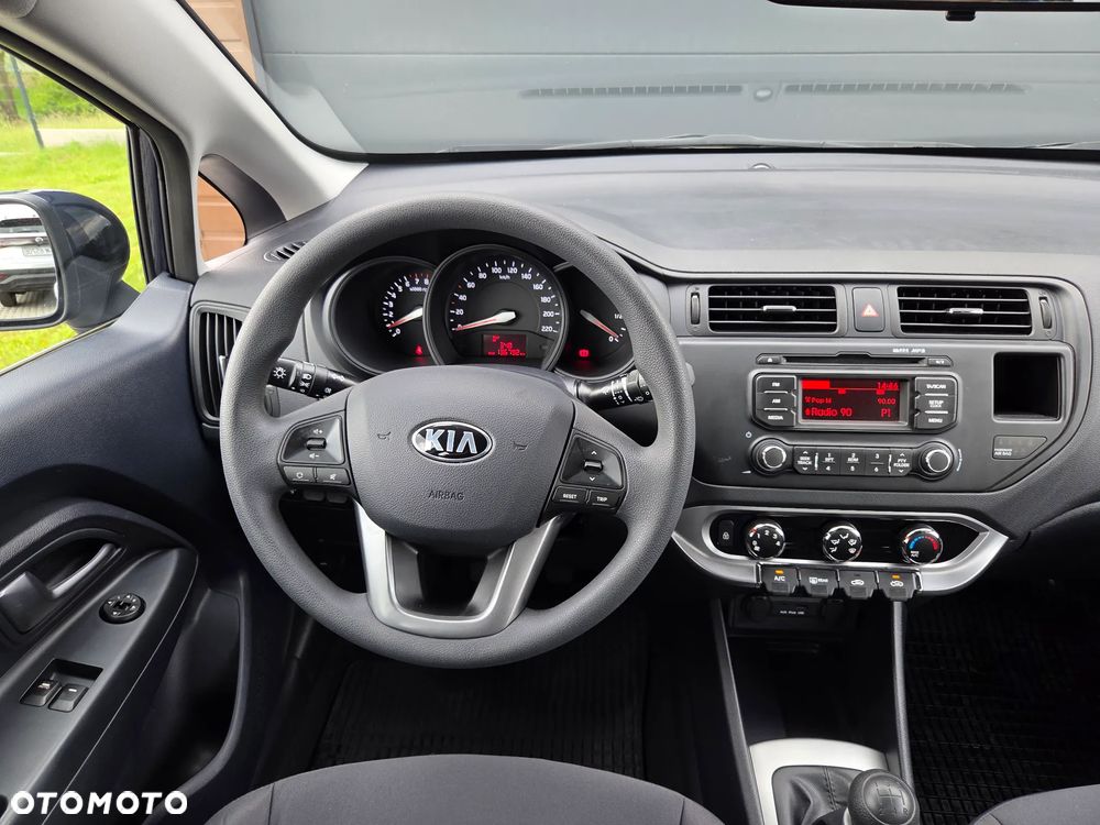 Kia Rio - 8