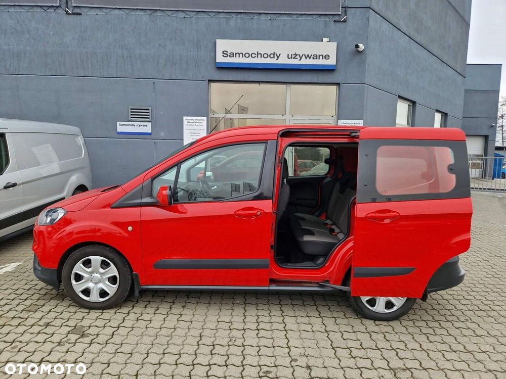 Ford Transit Courier - 12
