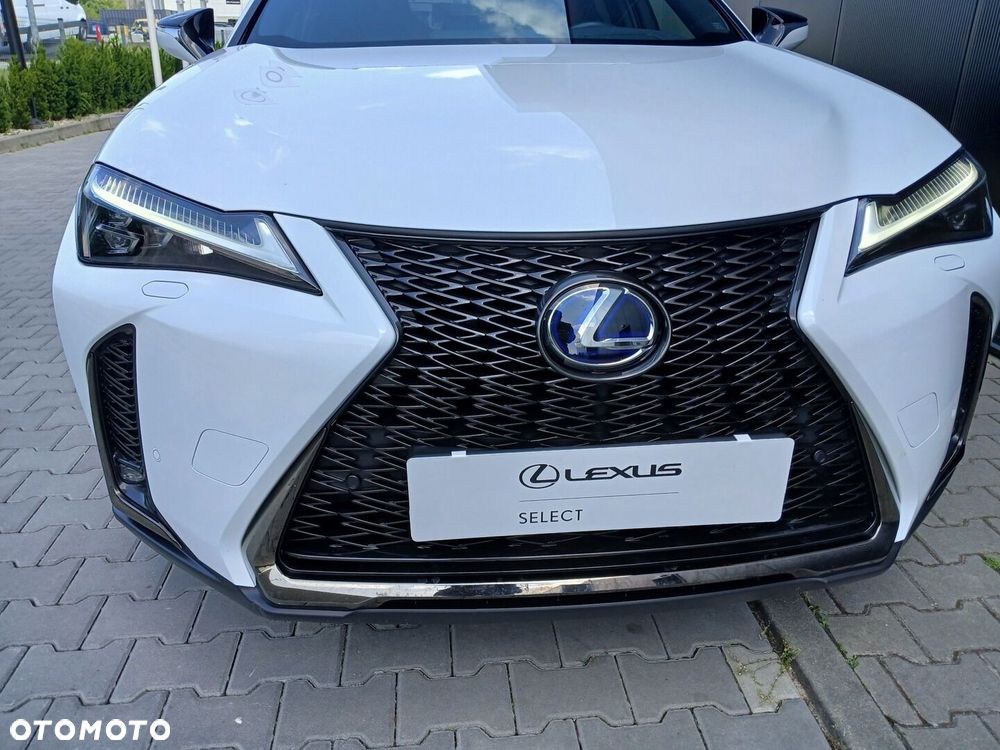 Lexus UX - 35