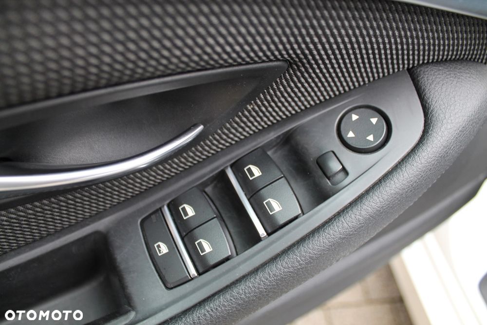 BMW Seria 5 520d - 17