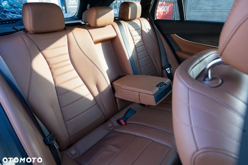 Mercedes-Benz Klasa E 300 de 9G-TRONIC AMG Line - 31