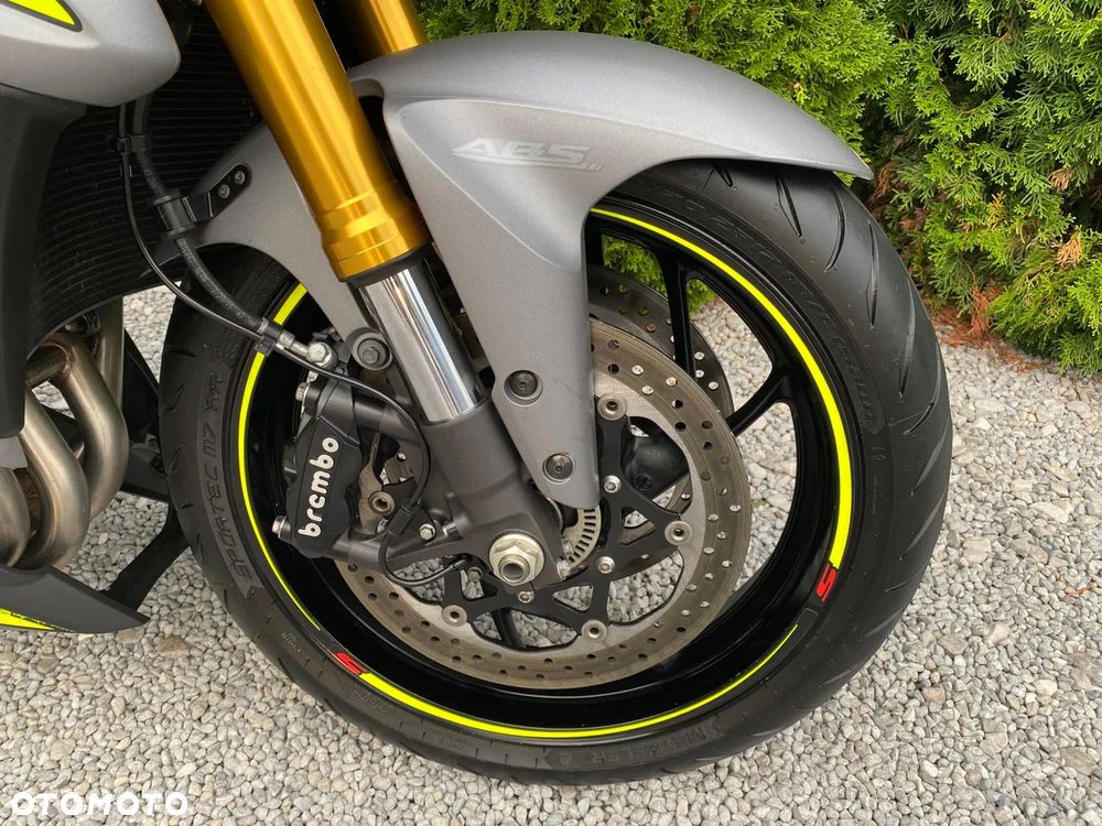 Suzuki GSX - 22