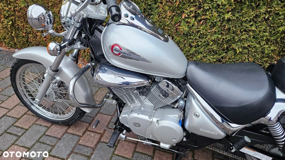 Suzuki Intruder - 23