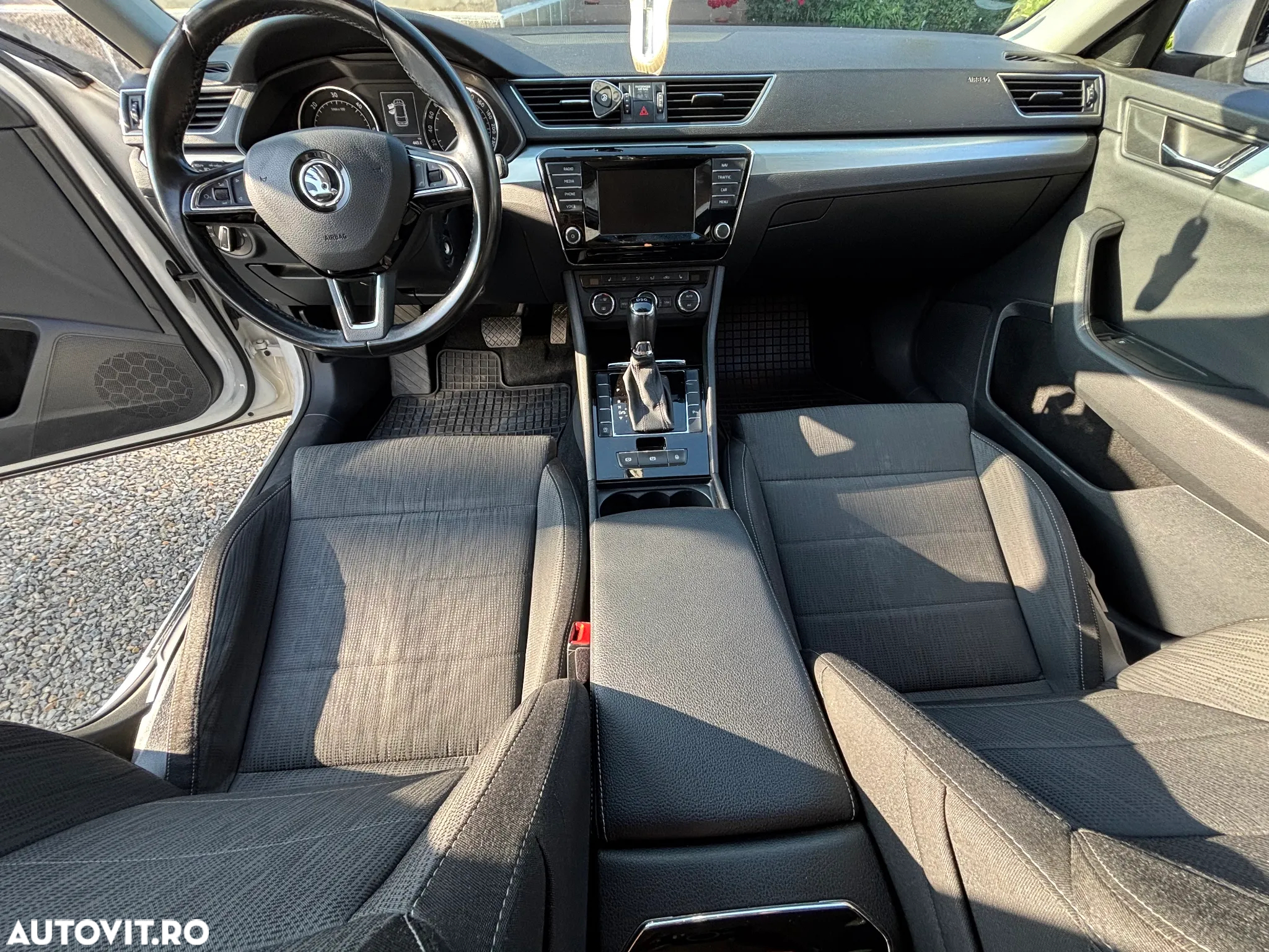 Skoda Superb 2.0 TDI DSG Active - 6