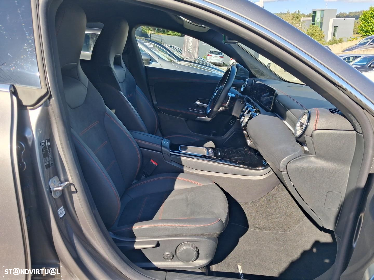 Mercedes-Benz CLA 250 e AMG Line - 13