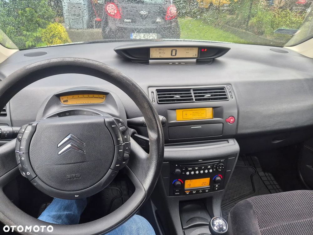 Citroën C4 1.6 16V Confort - 7