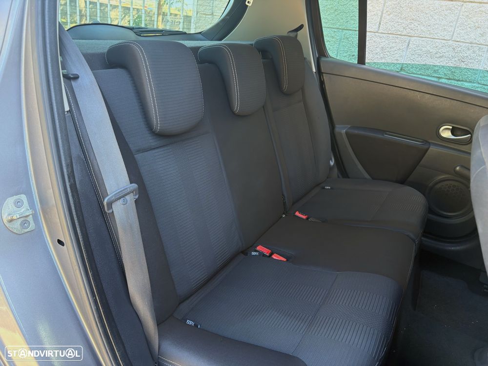 Renault Clio 1.2 16V Dynamique S - 18