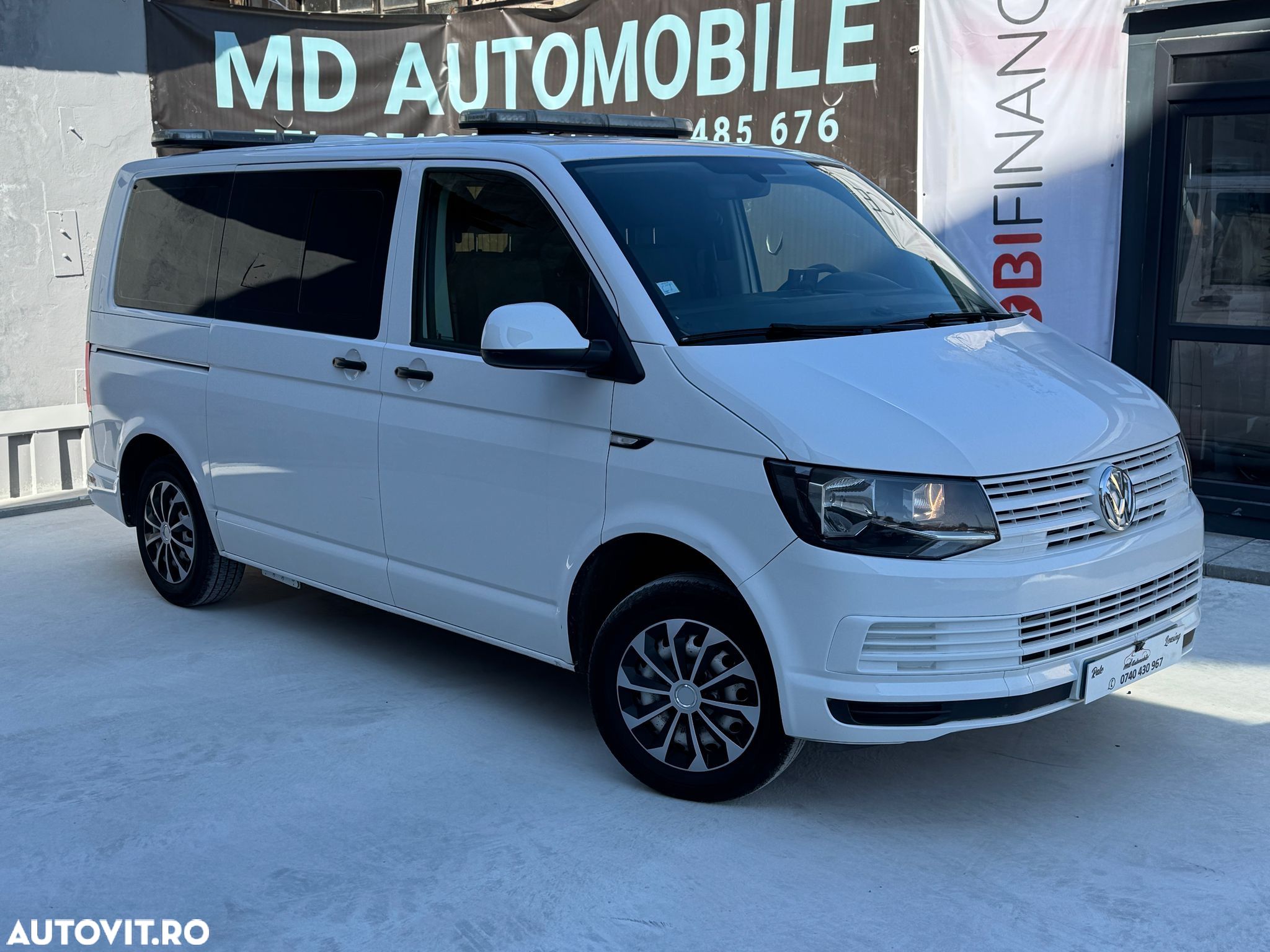 Volkswagen Transporter - 1