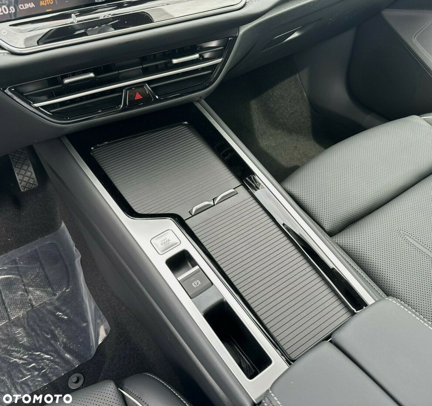 Volkswagen Passat 1.5 TSI ACT mHEV Elegance DSG - 21