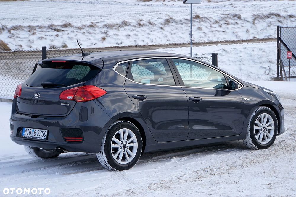 Kia Ceed 1.6 GDI Dream Team Edition - 9