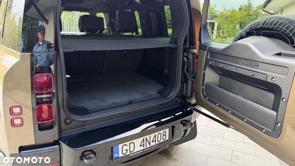 Land Rover Defender 3.0 D300 mHEV - 12