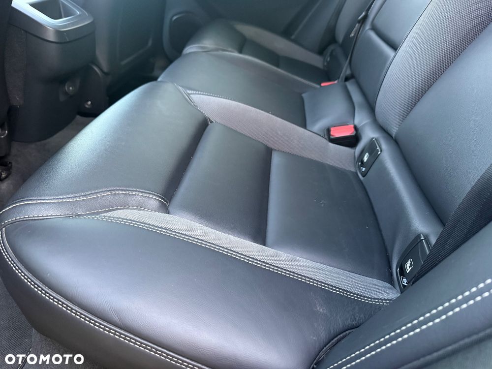 Volvo XC 60 B4 B Plus Dark - 39