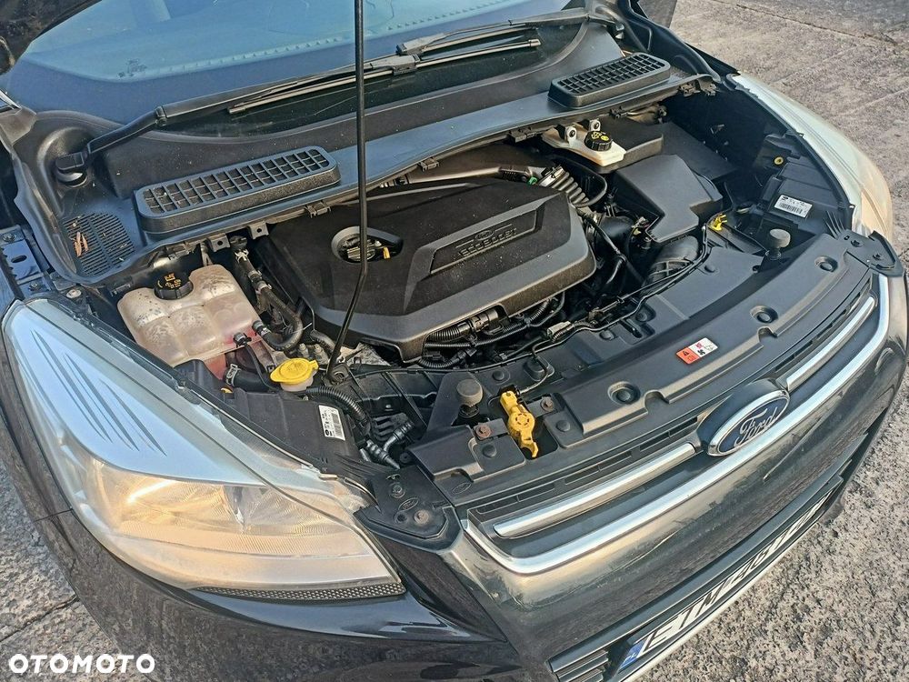 Ford Kuga 1.6 EcoBoost 2x4 Titanium - 40