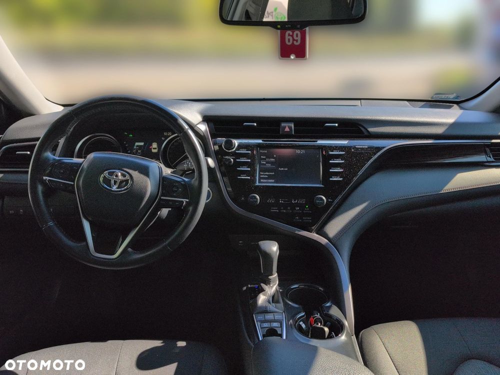 Toyota Camry 2.5 Hybrid Comfort CVT - 11