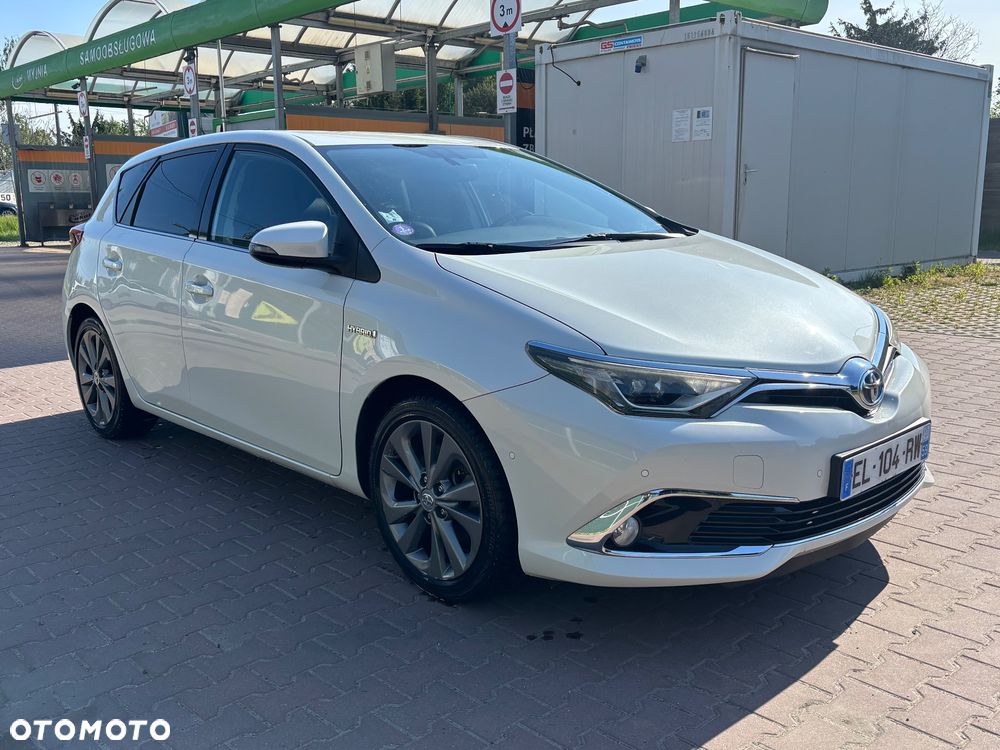 Toyota Auris 1.8 Executive - 3