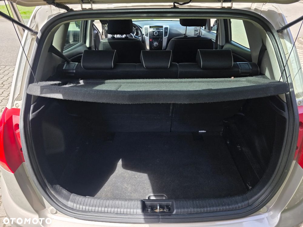 Kia Venga 1.4 L - 6