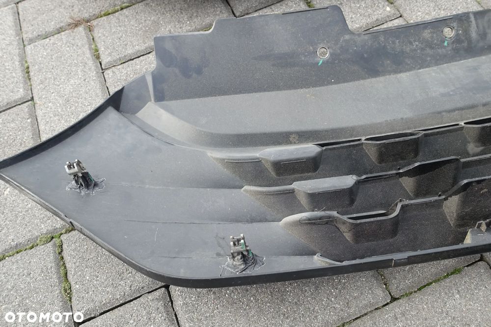 ATRAPA GRILL IVECO DAILY IV 14-19r. - 10