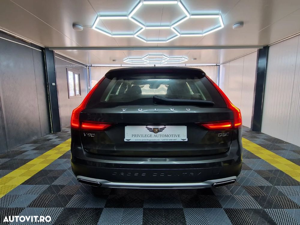 Volvo V90 Cross Country D5 AWD Geartronic - 6