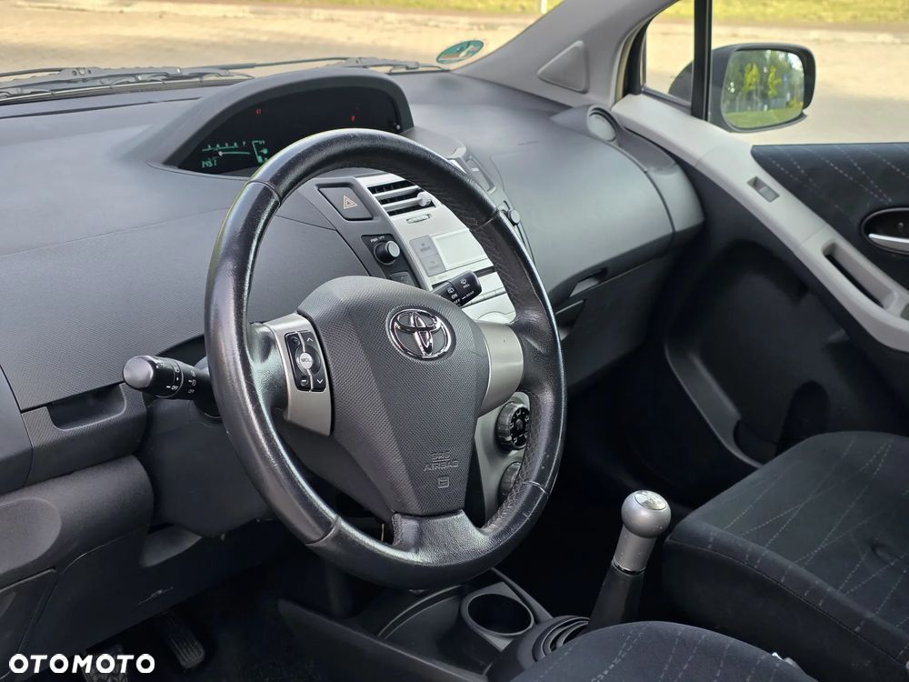 Toyota Yaris 1.3 Luna - 8
