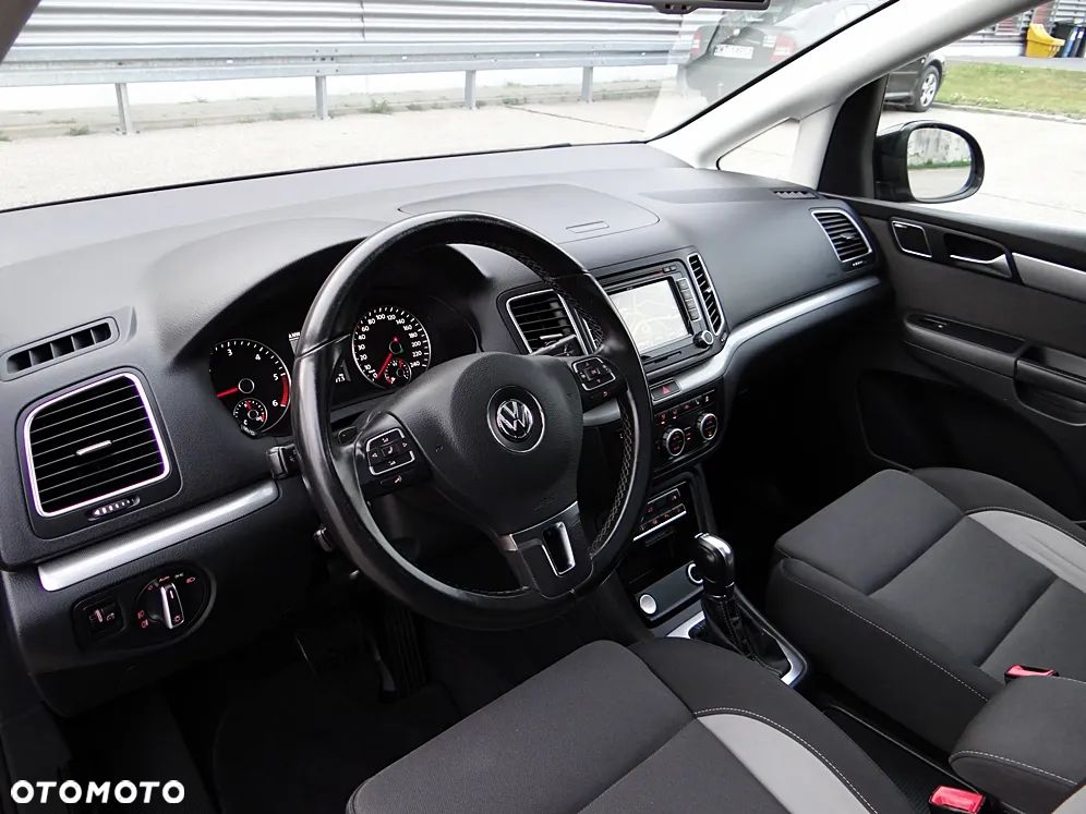 Volkswagen Sharan 2.0 TDI DSG Highline - 24