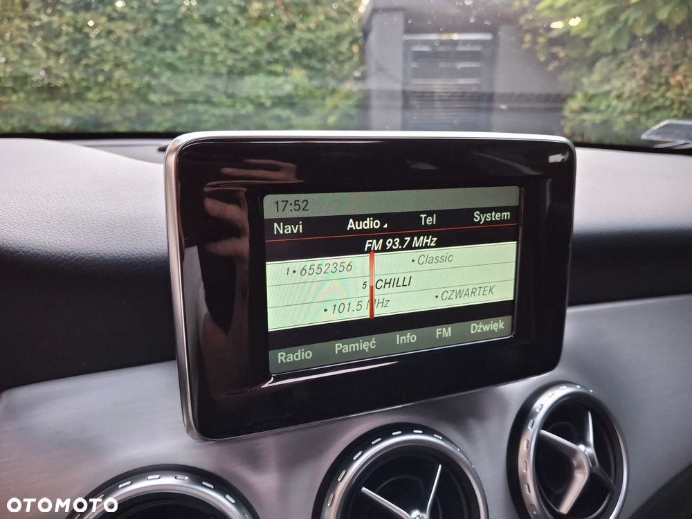 Mercedes-Benz GLA 200 7G-DCT AMG Line - 26