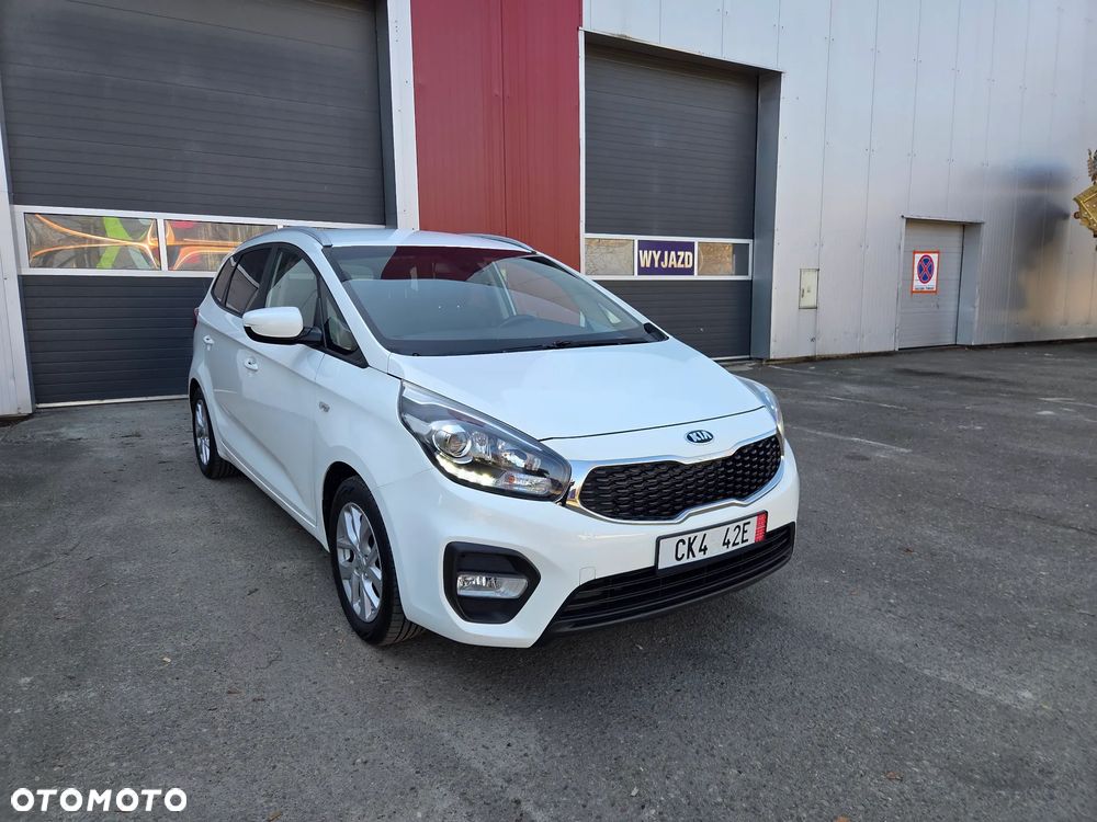 Kia Carens - 1