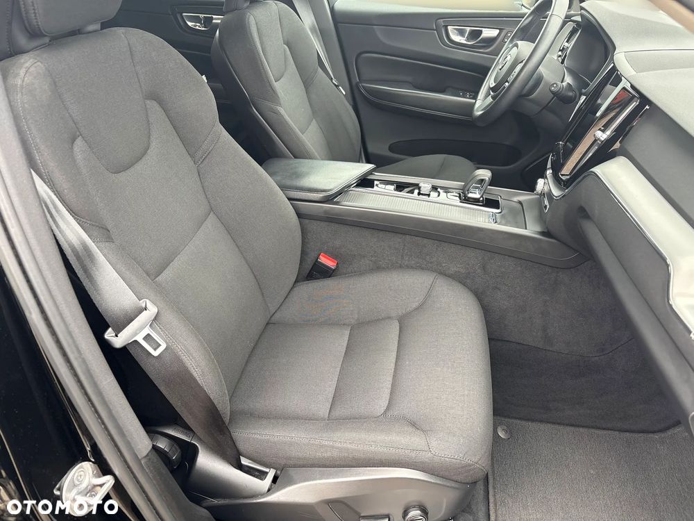 Volvo XC 60 B4 D AWD Momentum Pro - 18