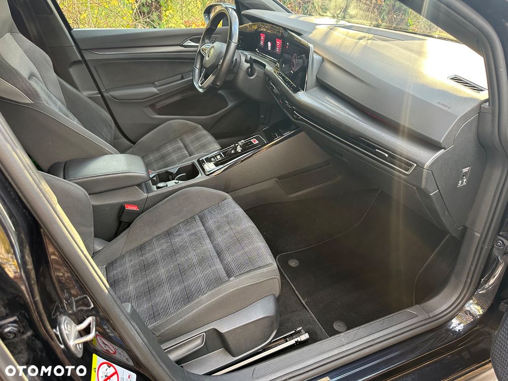 Volkswagen Golf - 6