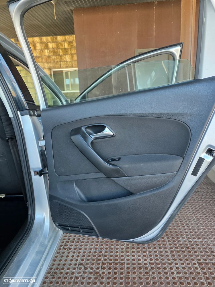 VW Polo 1.6 TDI Highline - 12