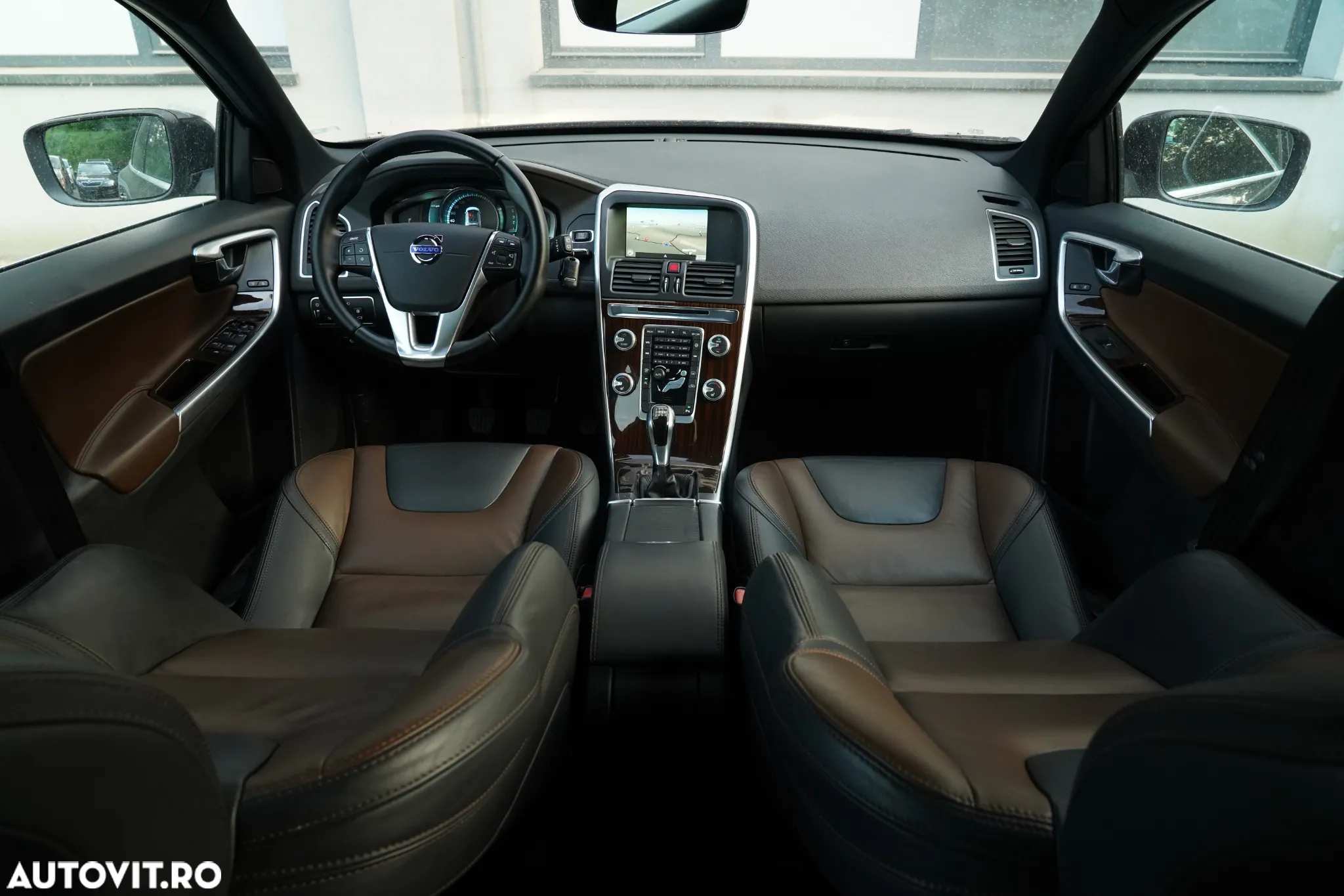 Volvo XC 60 D4 Ocean Race - 12