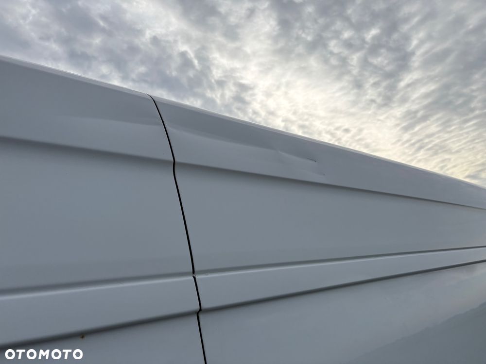 Mercedes-Benz Sprinter - 20