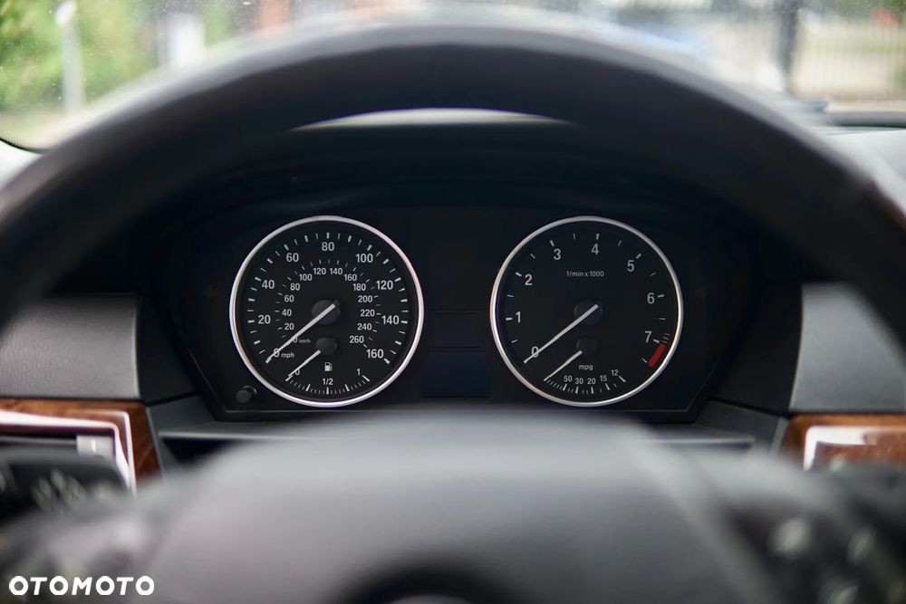 BMW Seria 5 - 29
