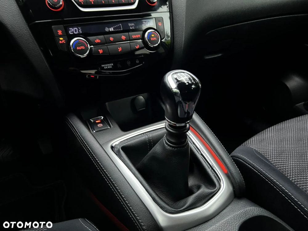 Nissan Qashqai 1.2 DIG-T N-Connecta - 32