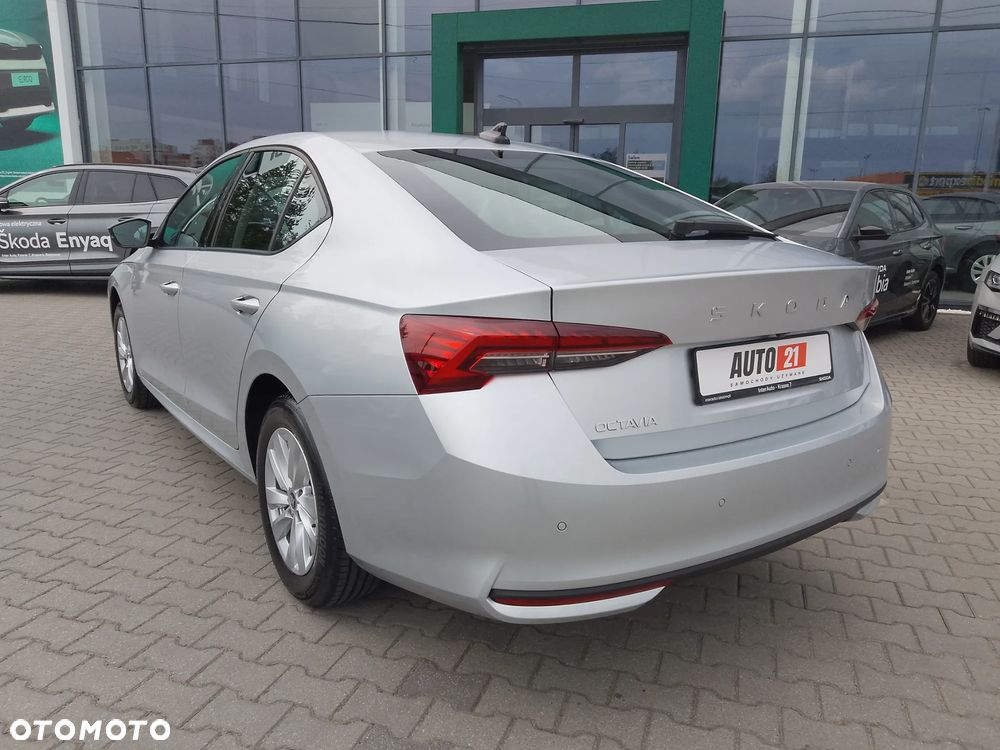 Skoda Octavia 1.5 TSI Essence - 8
