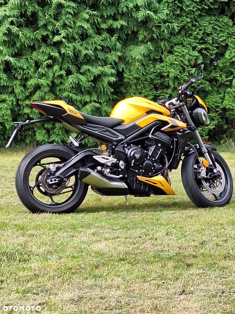 Triumph Street Triple - 13