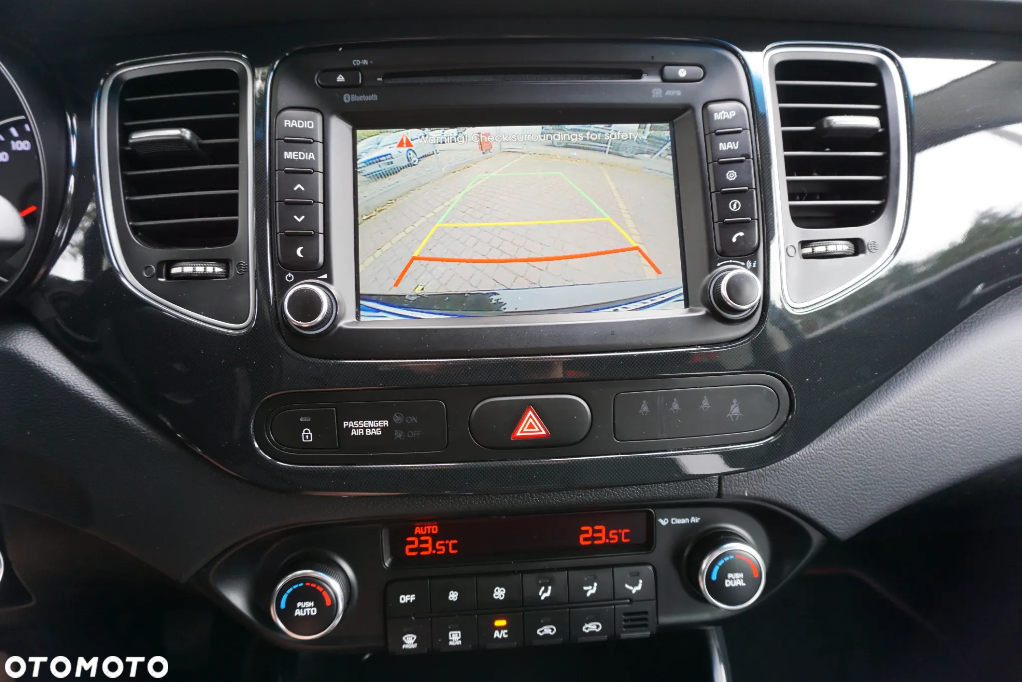 Kia Carens 1.7 CRDi 141 ISG Vision - 24