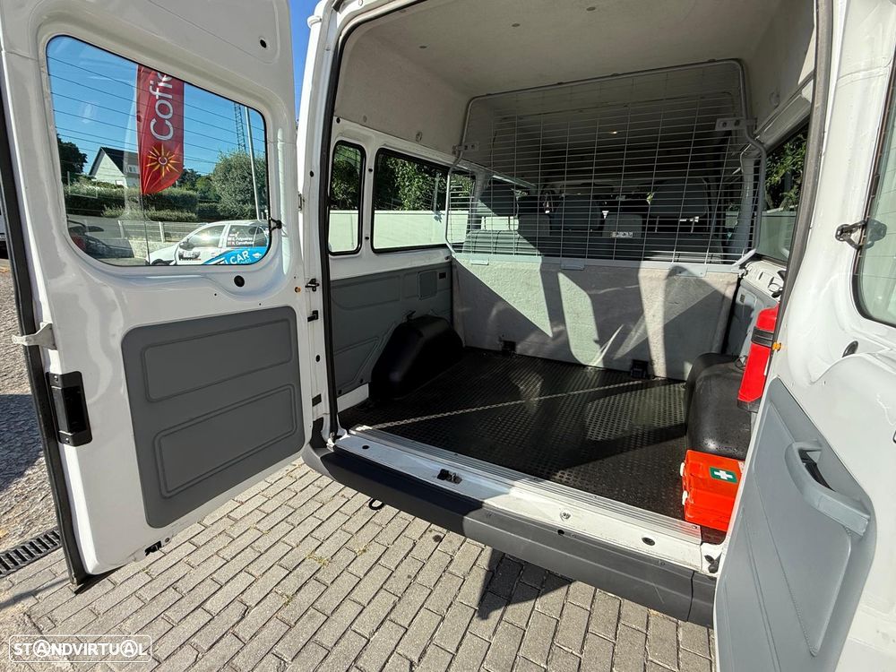 Ford Transit 330M 2.2 TDCi Trend Antepara Média-T.Médio - 11