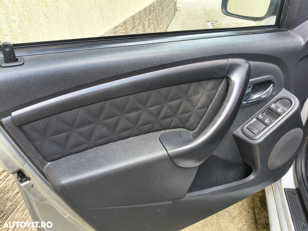 Dacia Duster 1.5 dCi 4x4 Prestige - 28